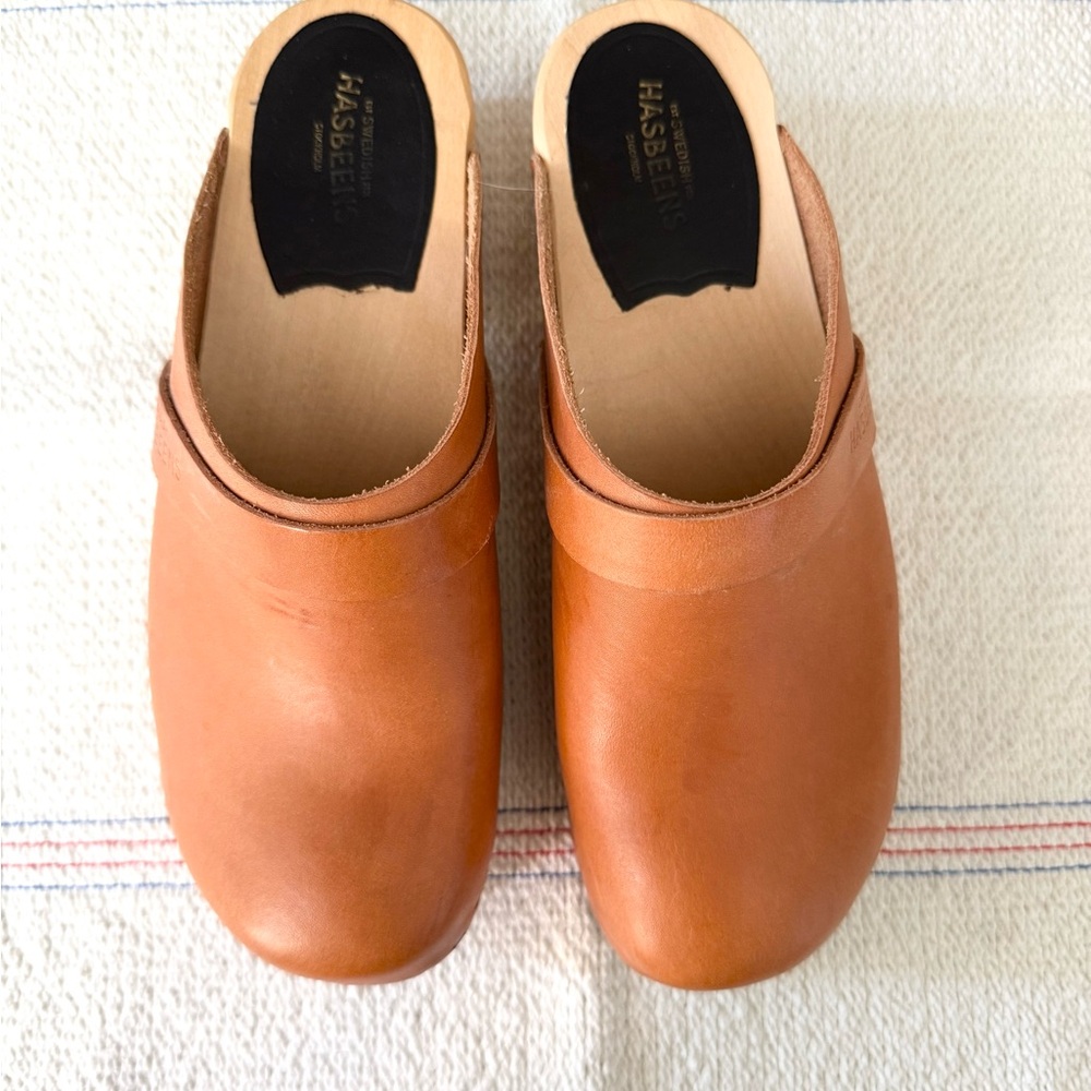 Swedish Hasbeens Husband Tan Leather Clogs